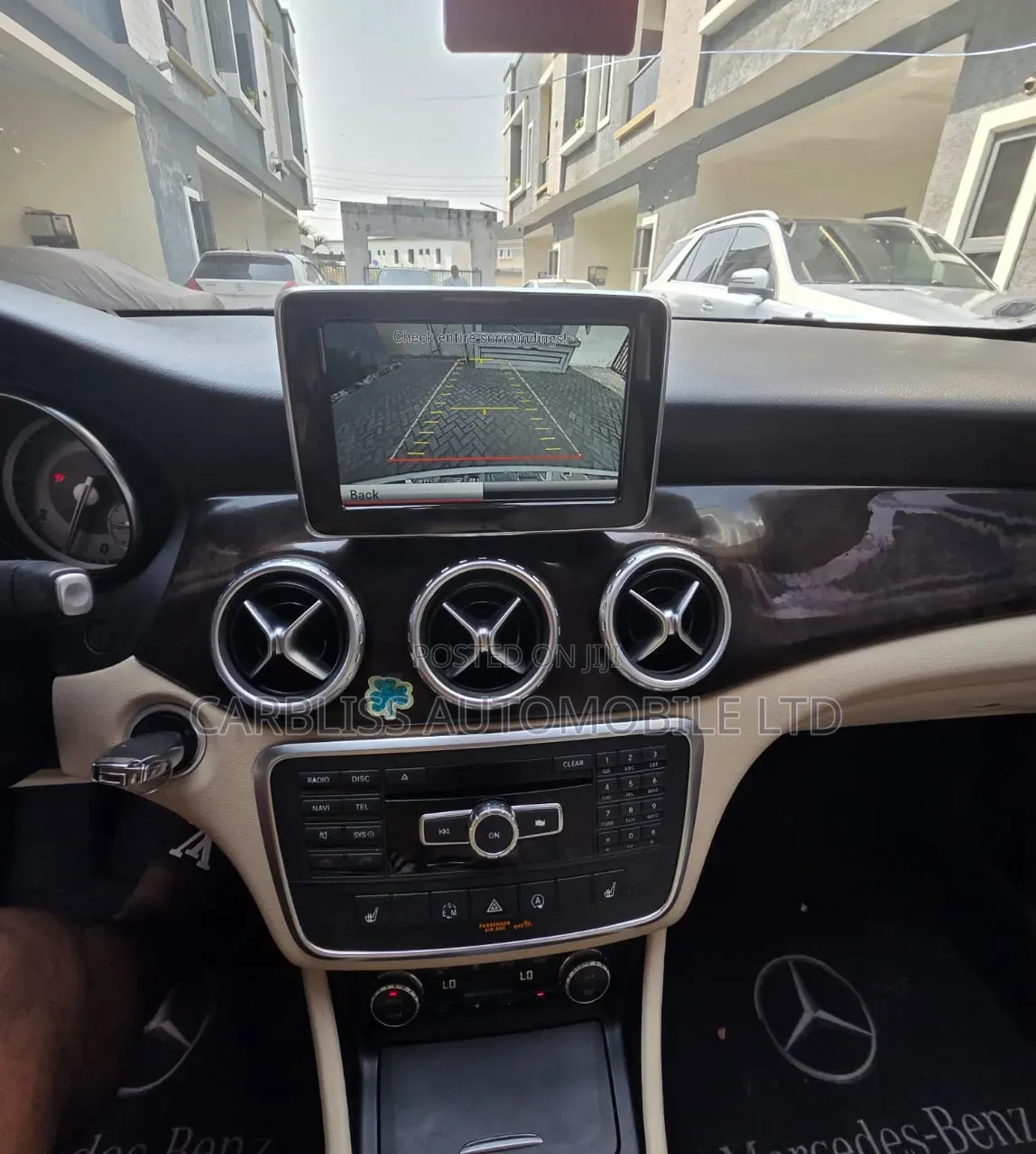 Mercedes-Benz GLA-Class 2016 Off white
