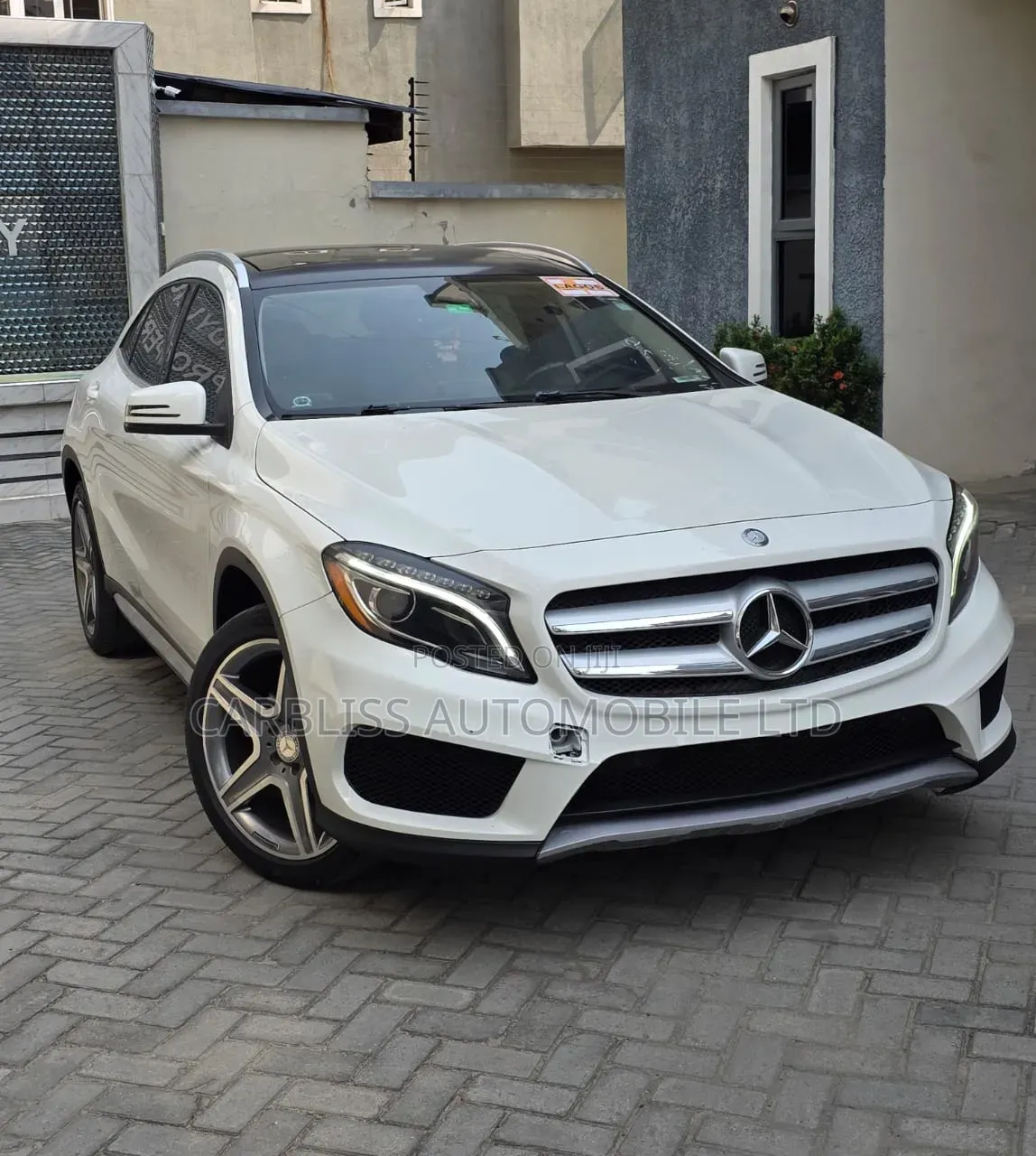 Mercedes-Benz GLA-Class 2016 Off white