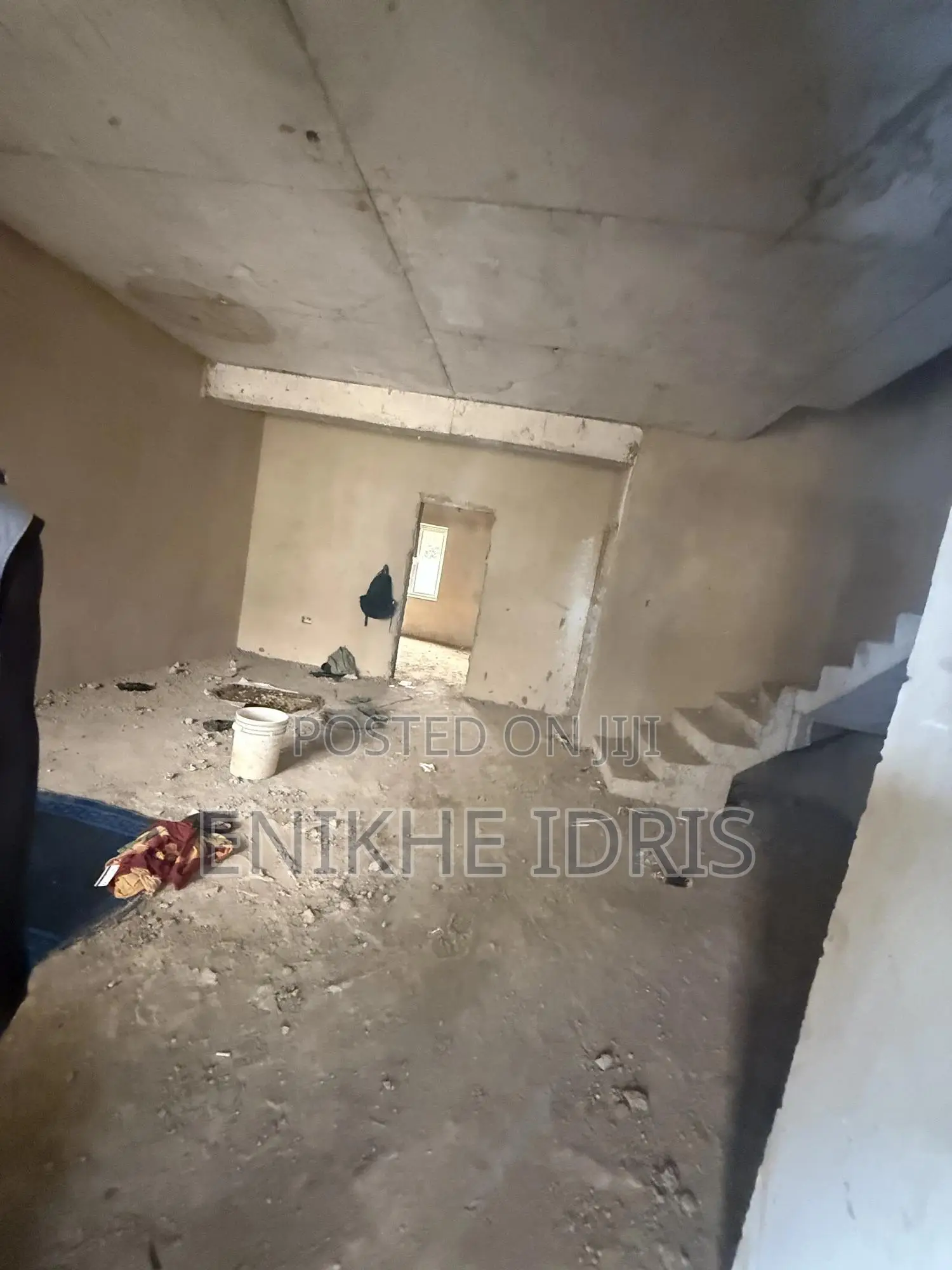 3bdrm Townhouse/Terrace in Esther Court, Sabon Lugbe for sale