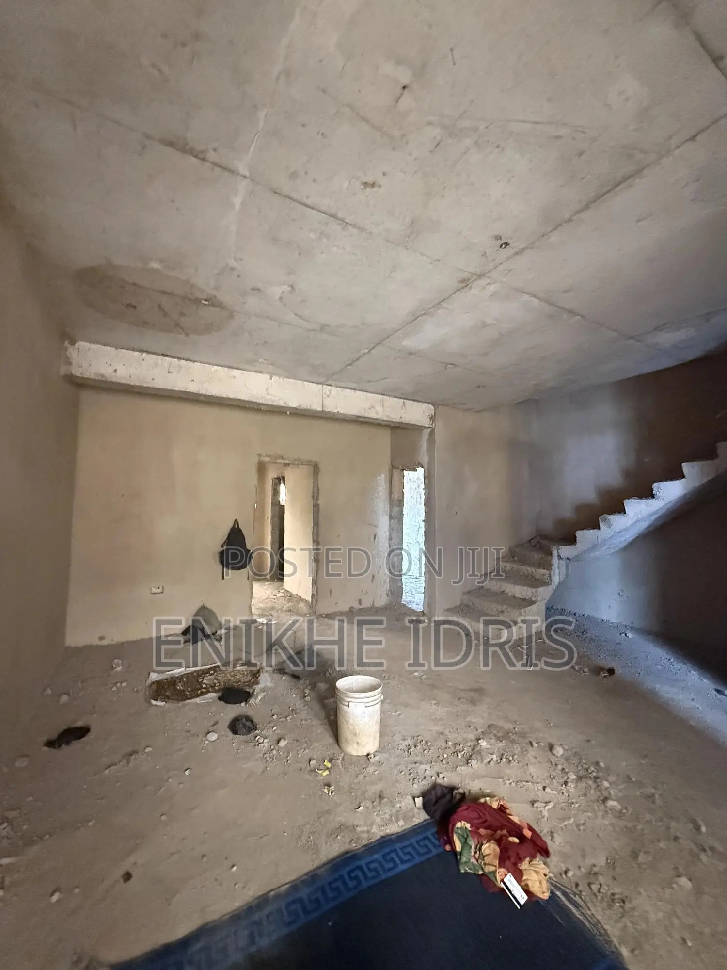 3bdrm Townhouse/Terrace in Esther Court, Sabon Lugbe for sale
