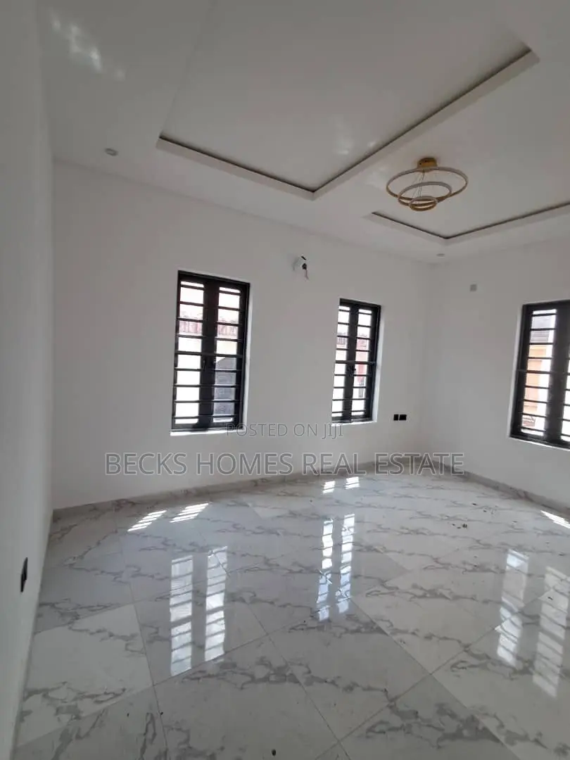 4bdrm Duplex in Magodo for rent