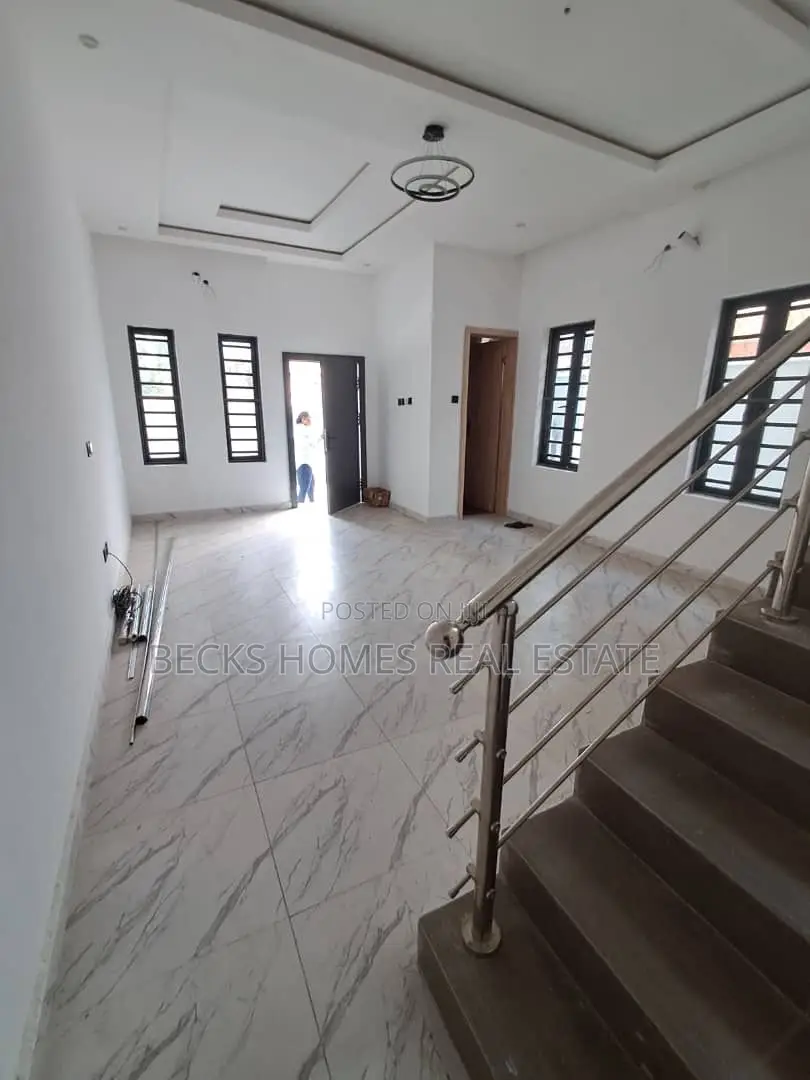 4bdrm Duplex in Magodo for rent