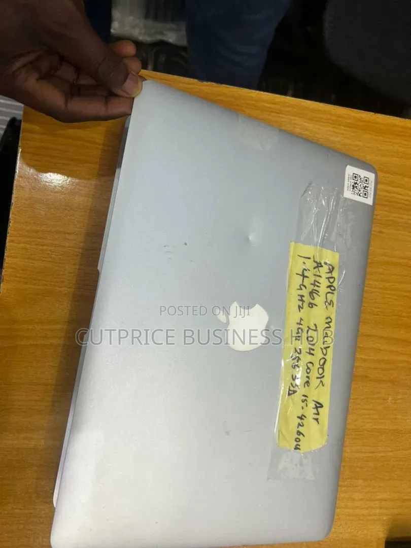 New Laptop Apple MacBook 2014 4GB Intel Core i5 SSD 256GB