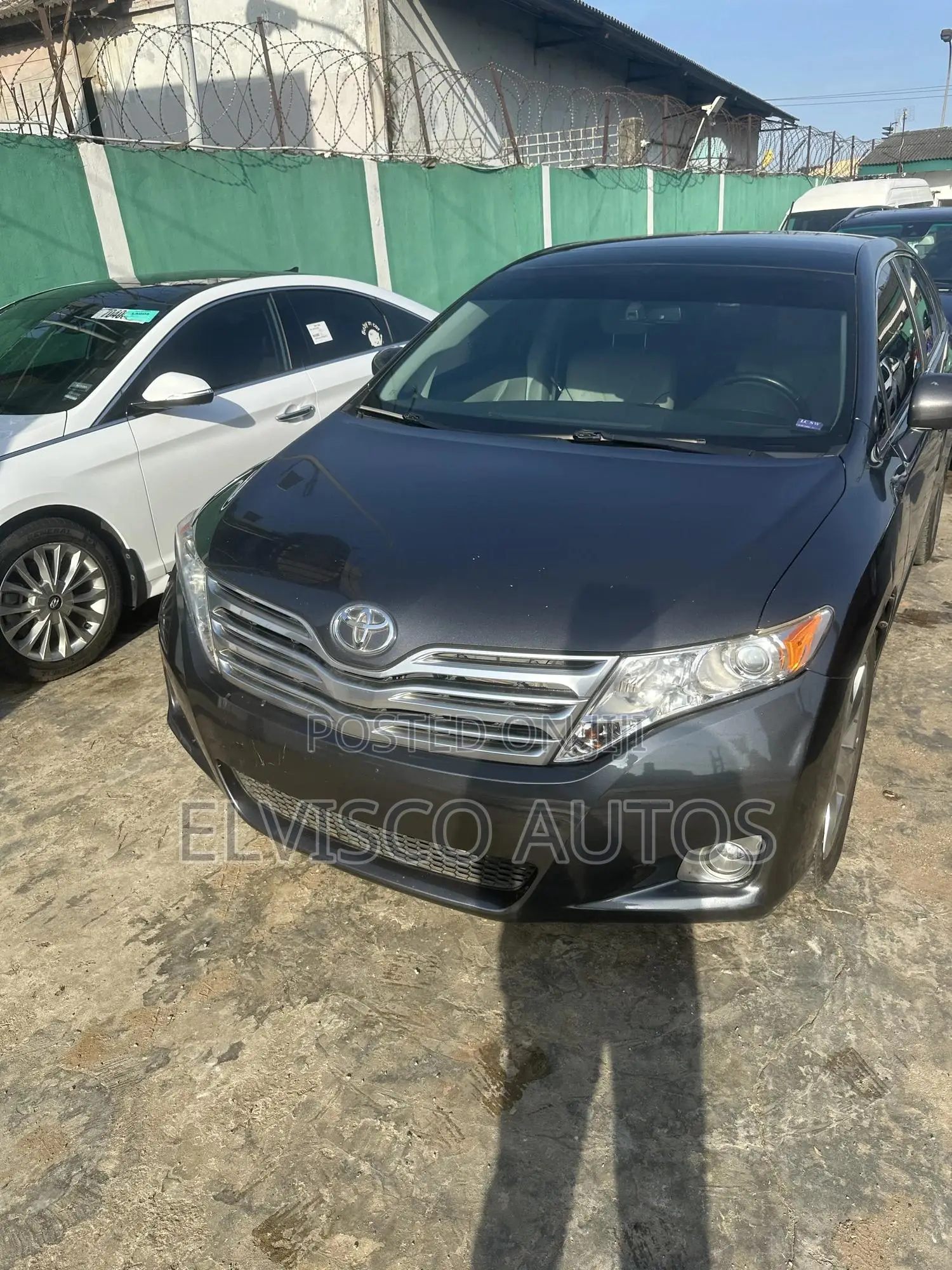 Toyota Venza V6 AWD 2010 Gray