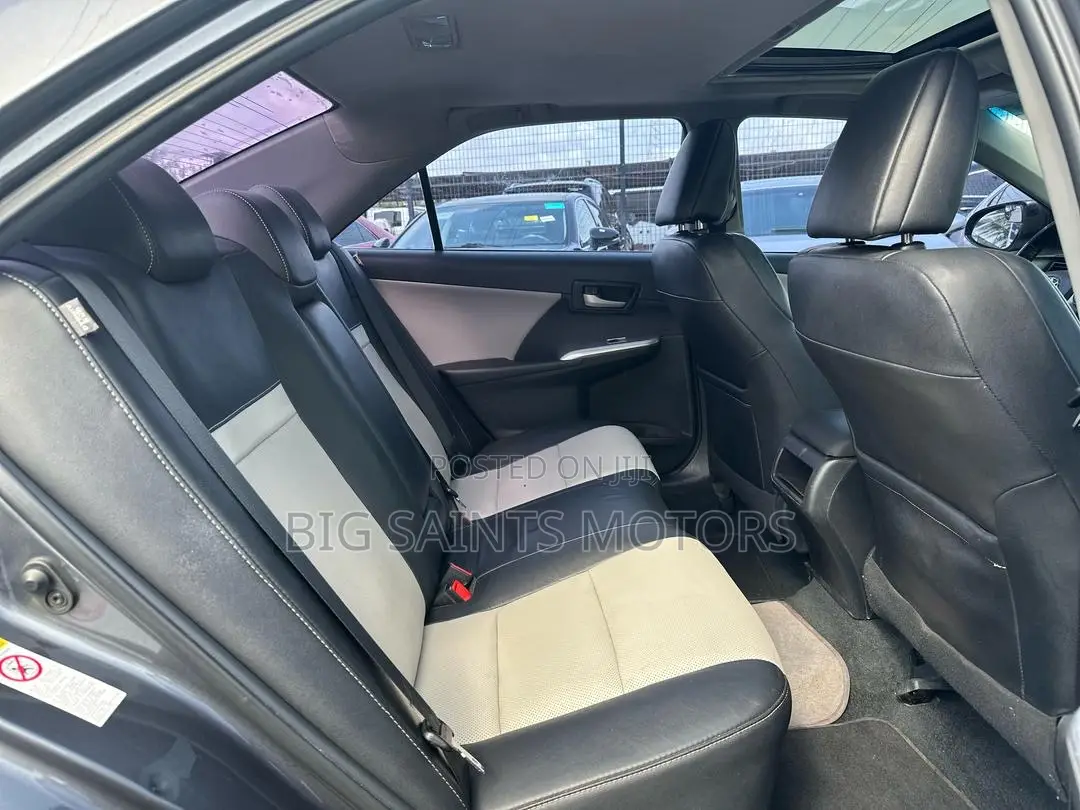 Toyota Camry SE V6 4dr Sedan (3.5L 6cyl 6A) 2013 Gray