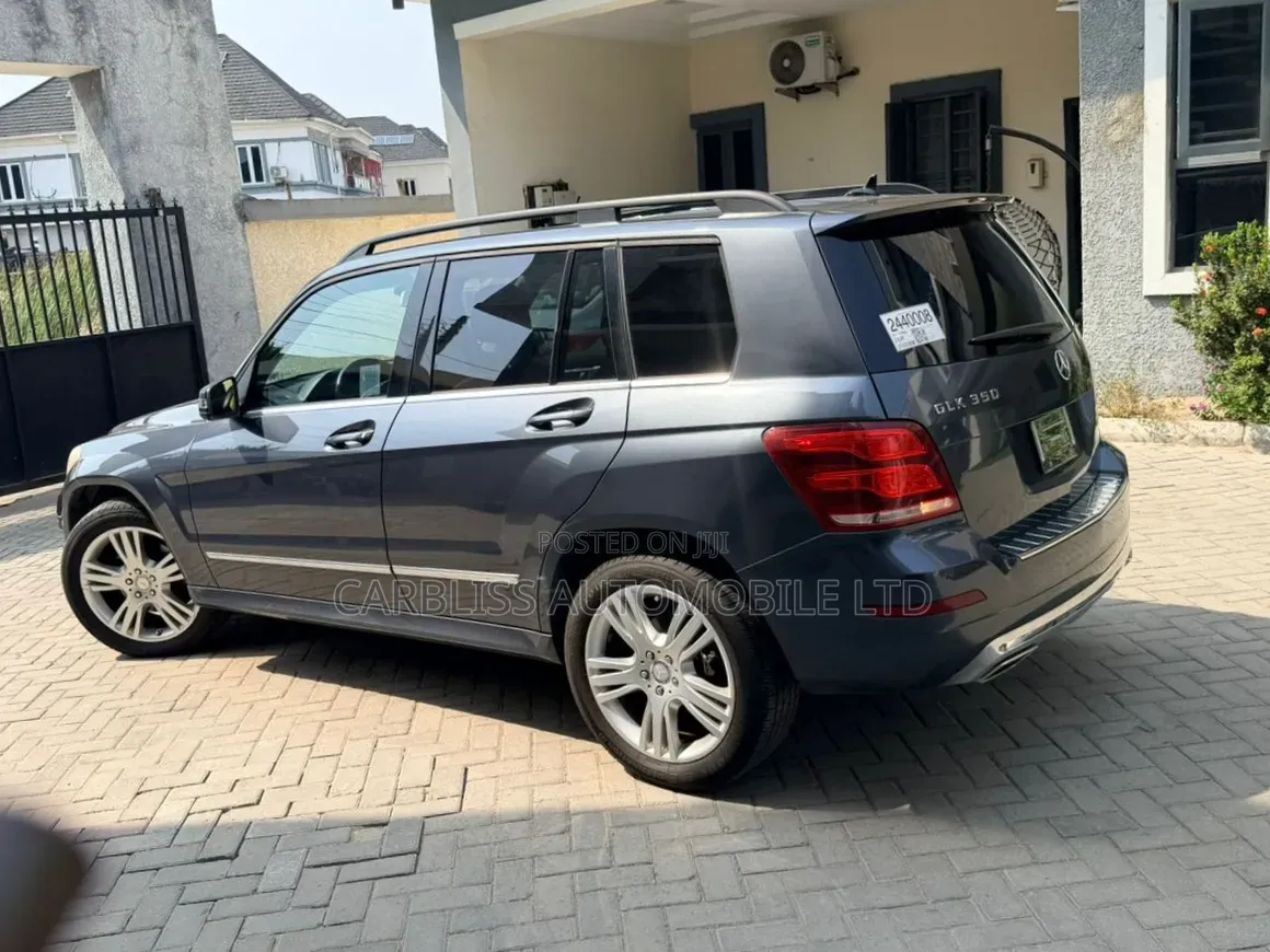 Mercedes-Benz GLK-Class Base GLK 350 4dr AWD 4MATIC (3.5L 6cyl 7A) 2015