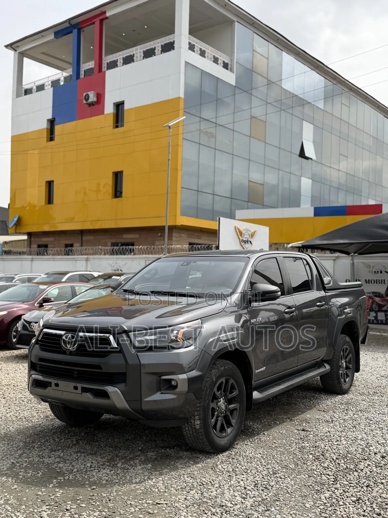 Toyota Hilux 2024 Gray