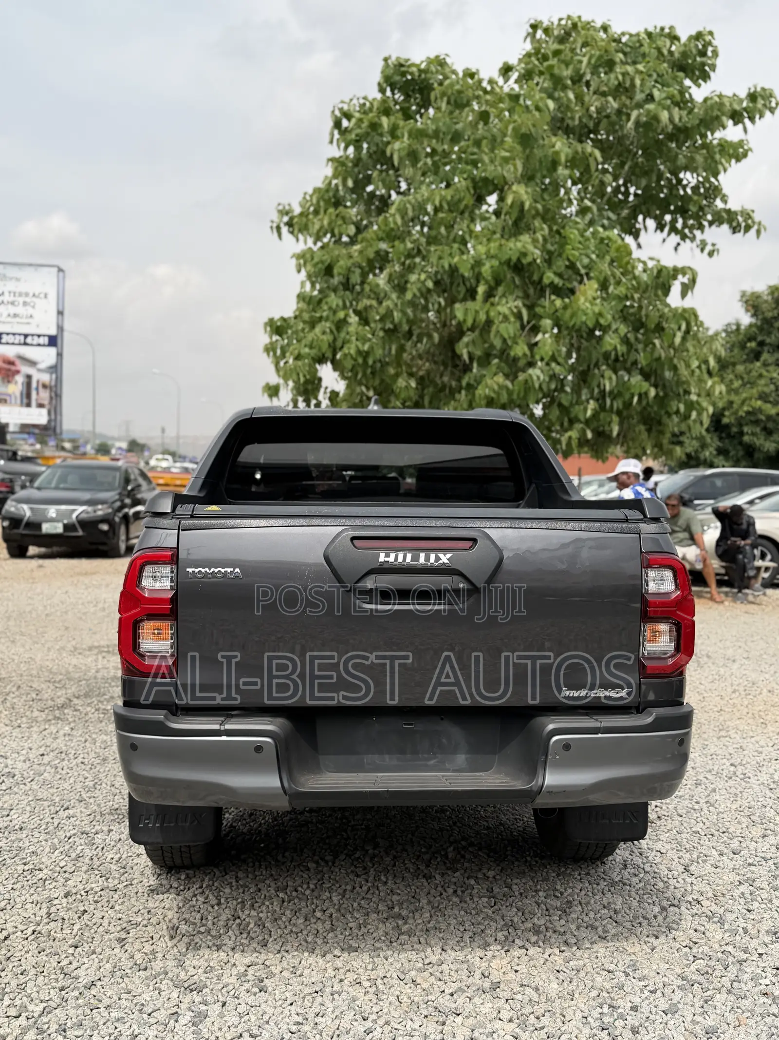 Toyota Hilux 2024 Gray