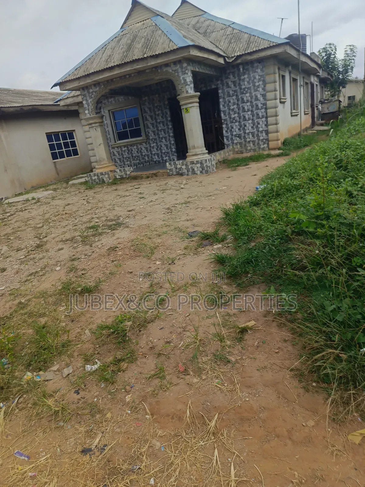 4bdrm Bungalow in Singer Ewupe Sango for sale