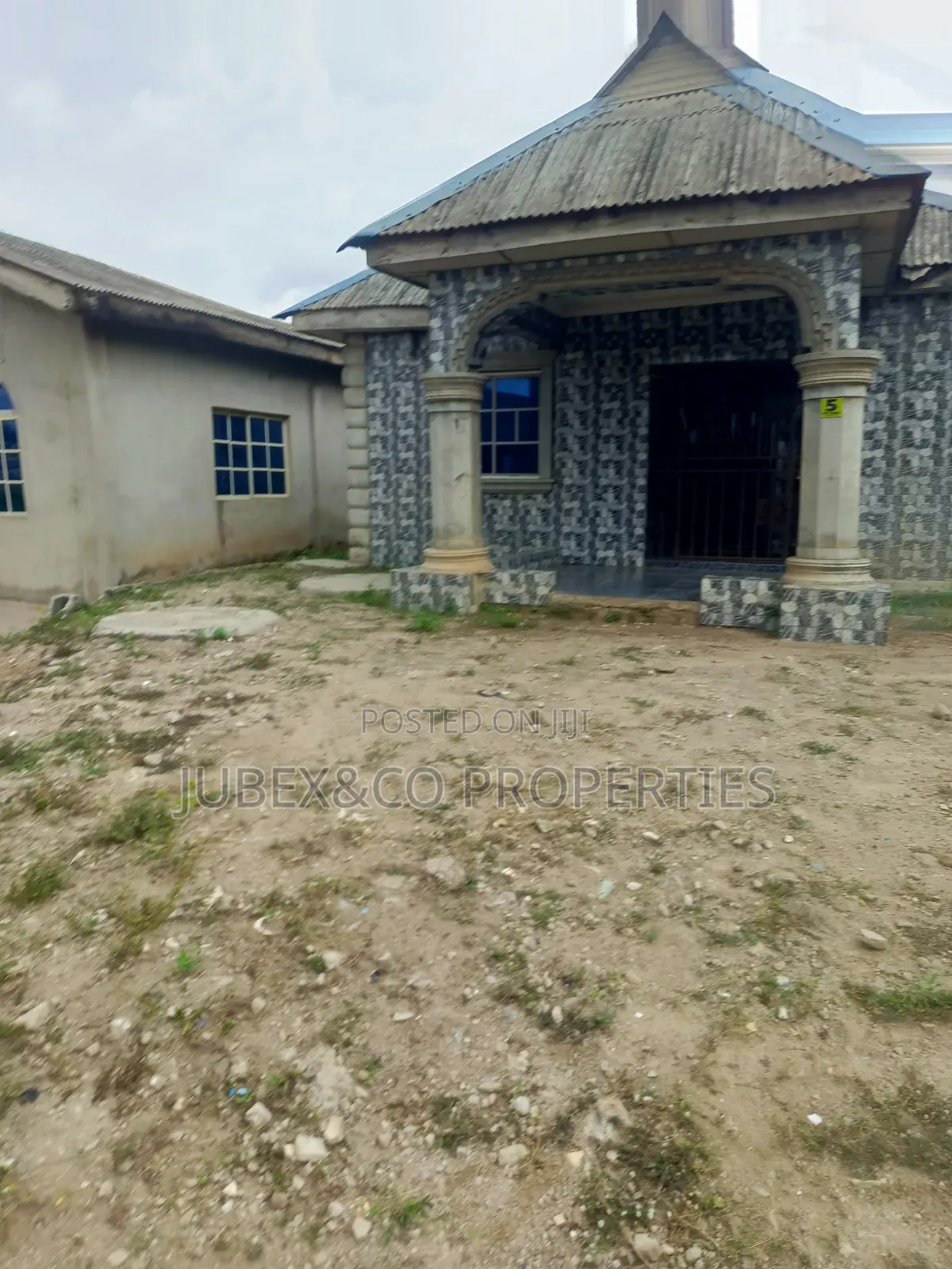 4bdrm Bungalow in Singer Ewupe Sango for sale