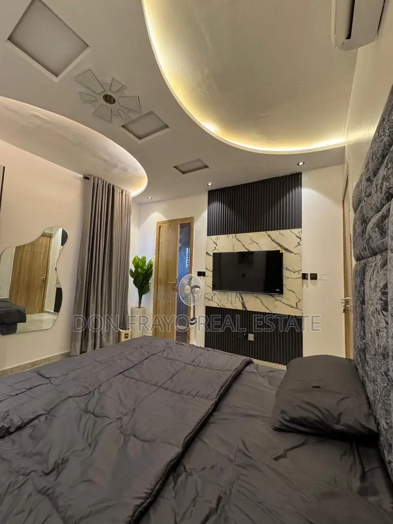 Furnished 2bdrm Apartment in Near Salem Bus Stop, Ikate-Elegushi