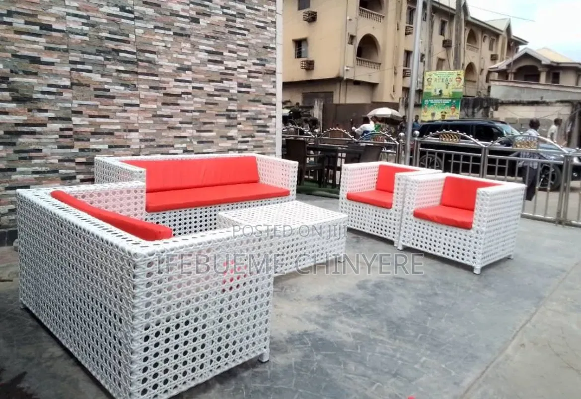 Canash White Boss Chair With Red Cushion for Vip Bar