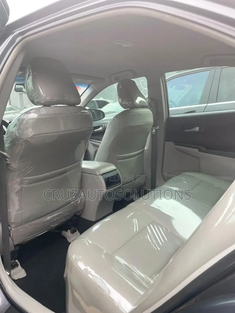 Toyota Camry LE 4dr Sedan (2.5L 4cyl 6A) 2012 Gray