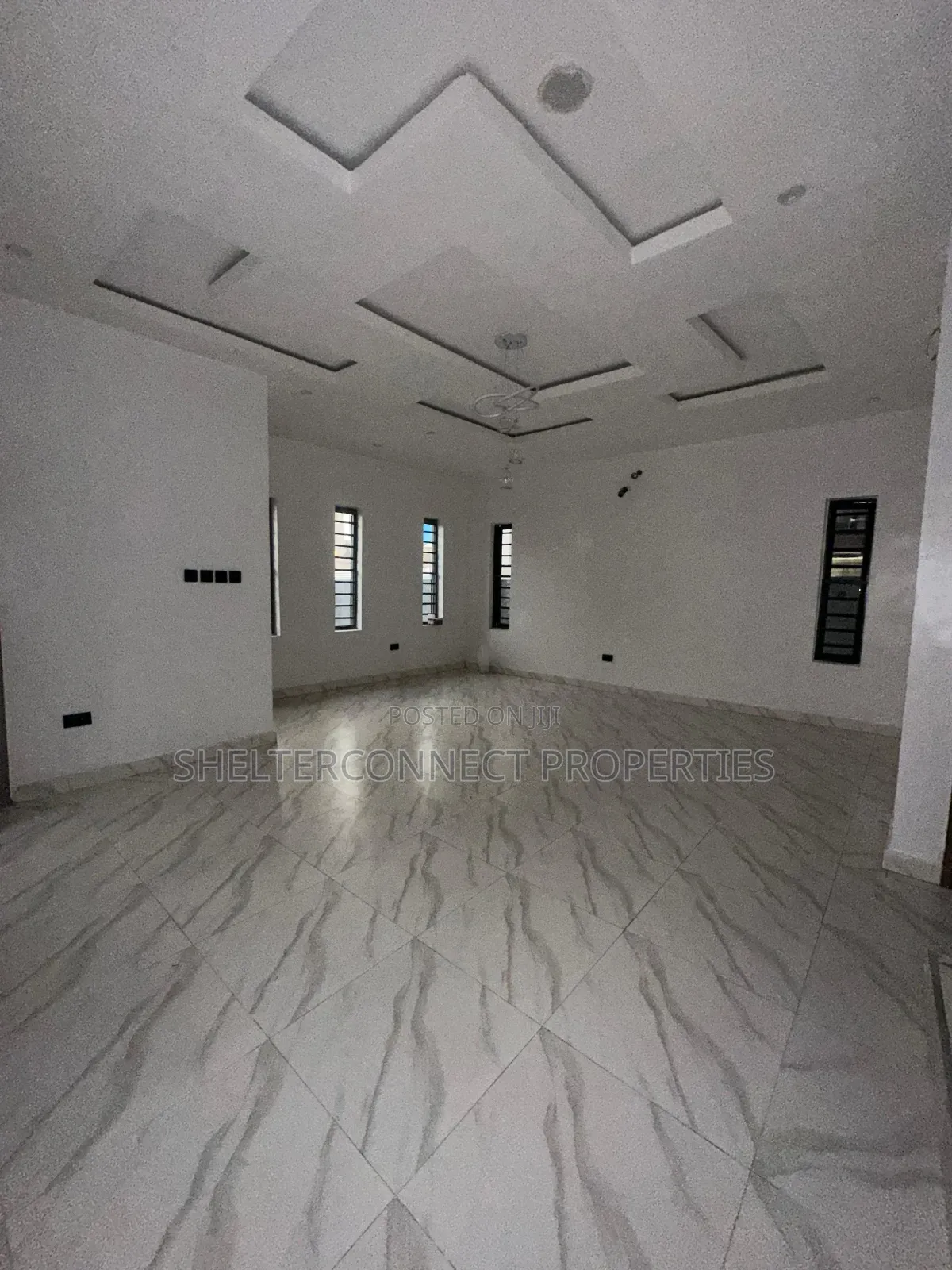 4bdrm Duplex in Lekki Expressway for rent