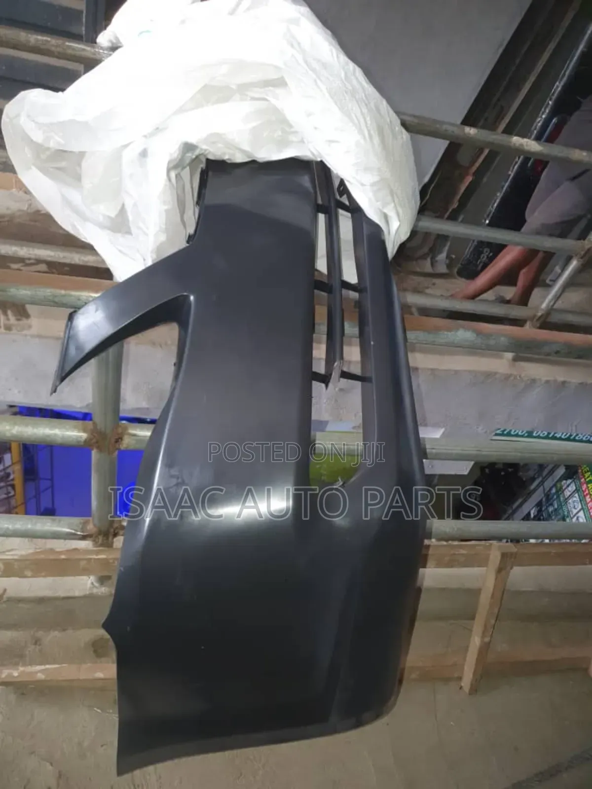 Front Bumper Avalon 04,05