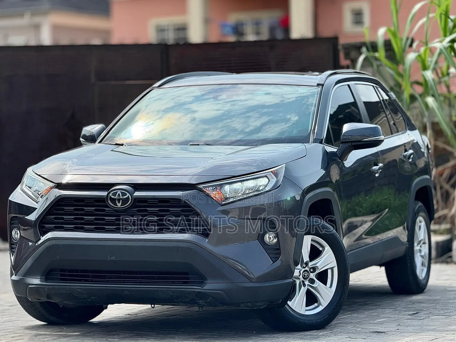 Toyota RAV4 XLE AWD 2020 Gray