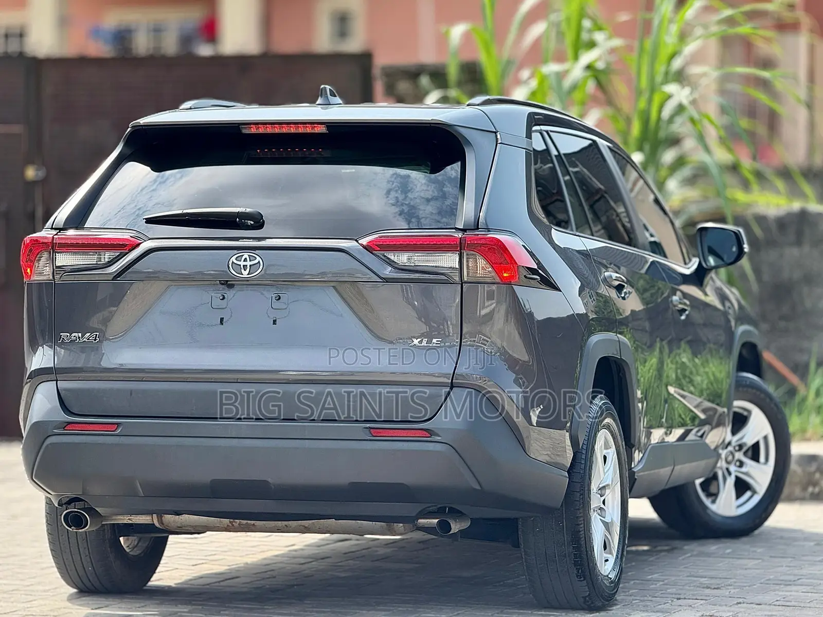 Toyota RAV4 XLE AWD 2020 Gray