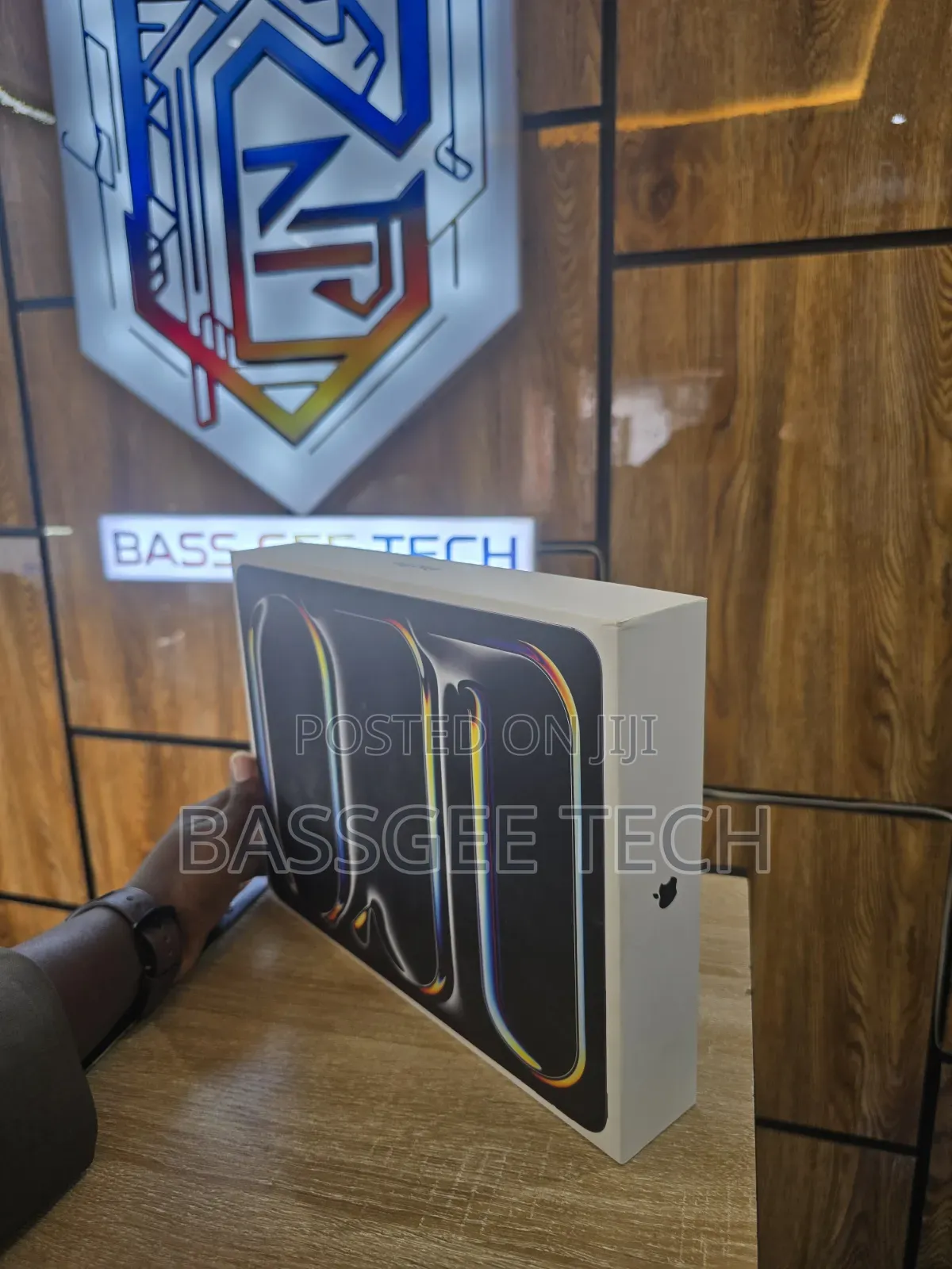 New Apple iPad Pro 11 (2025) 256 GB Black
