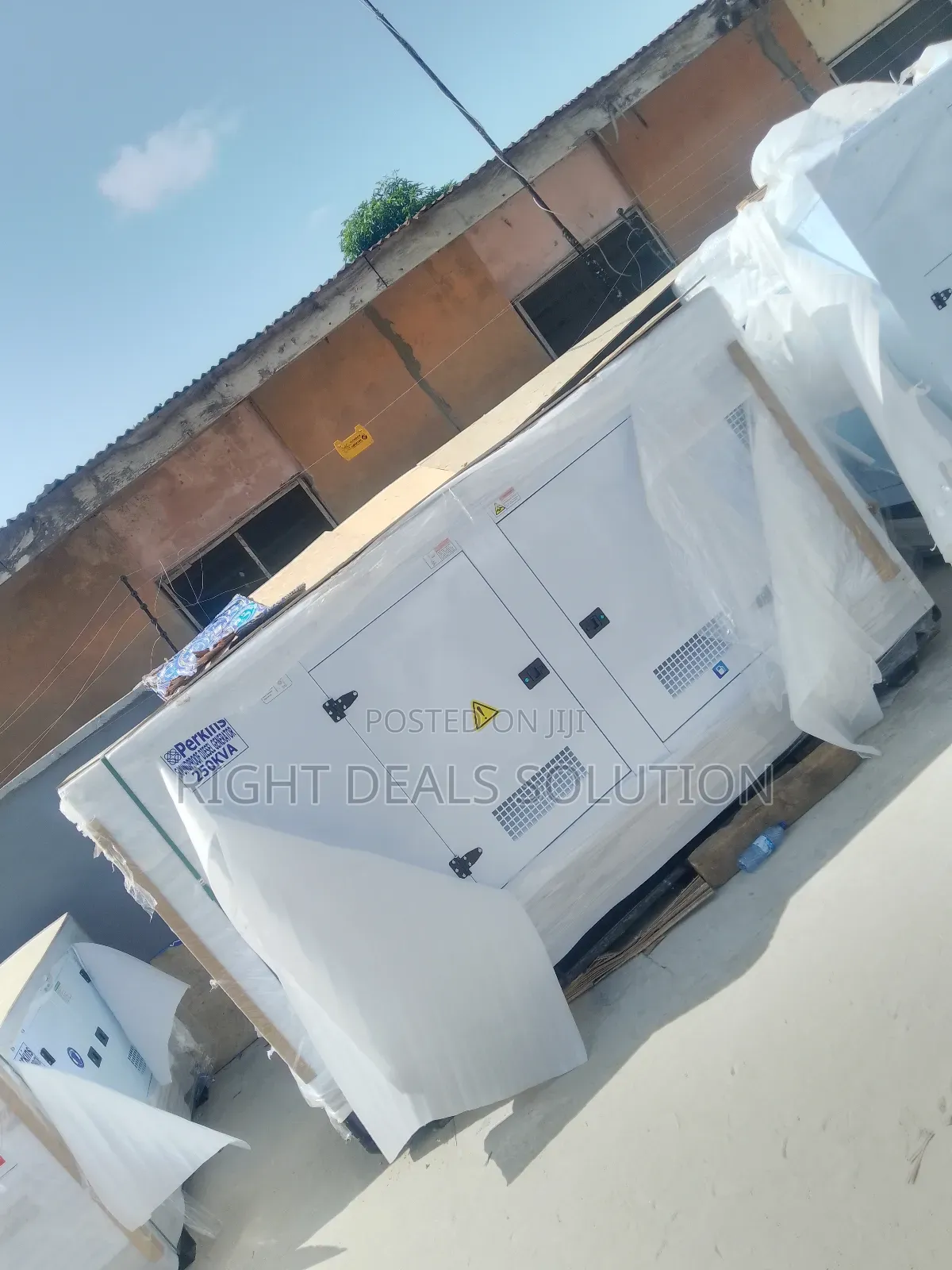 Eco-Silent 250kva Perkins Generator With Sound-Attenuated Canopy