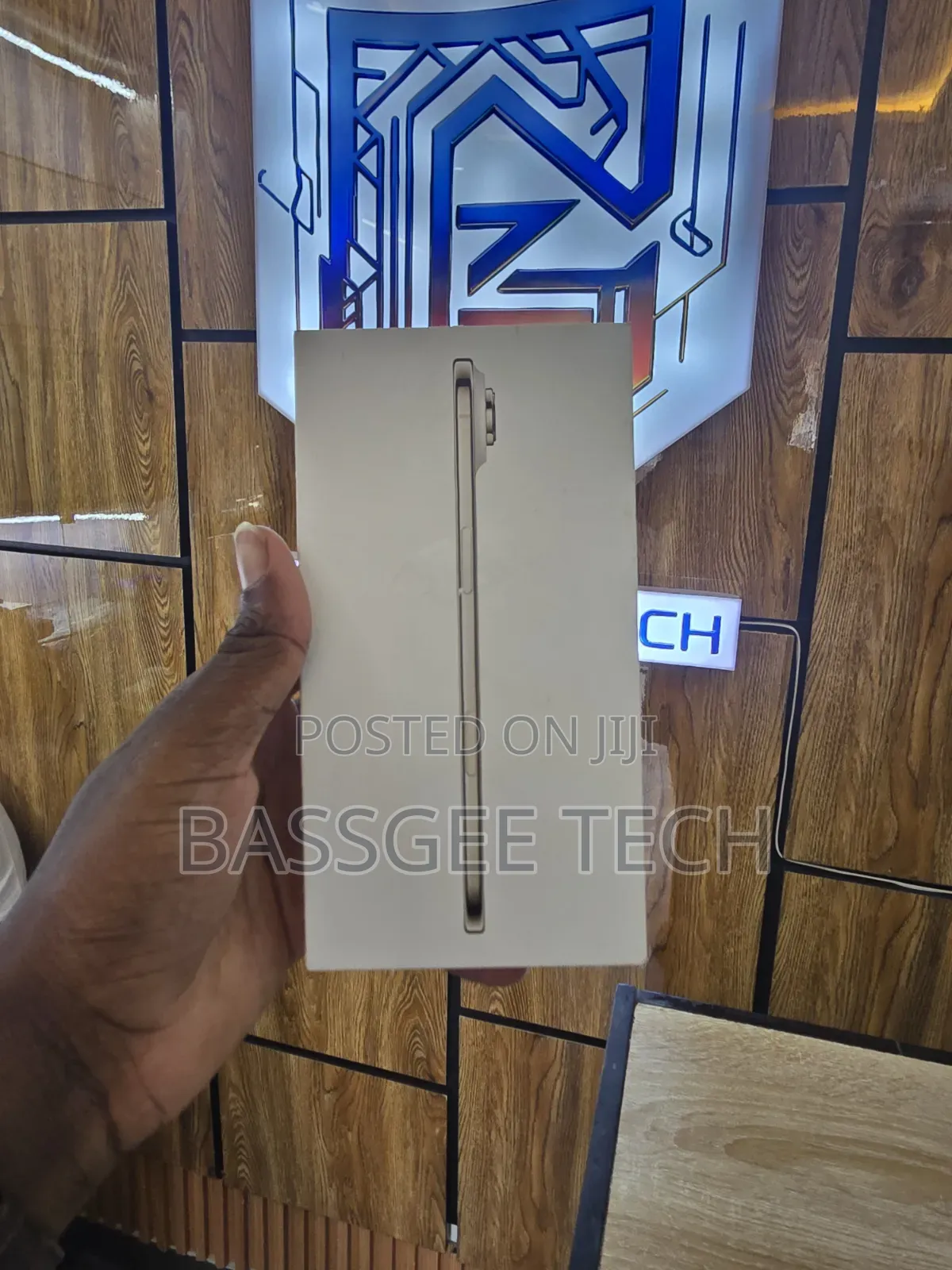 New Apple iPhone Air 256 GB Gold