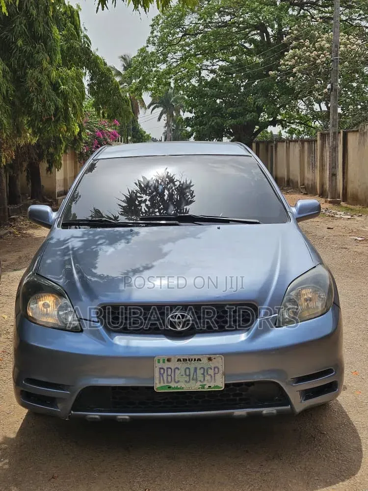 Toyota Matrix Hatchback FWD (1.8L 4cyl 5M) 2010 Blue