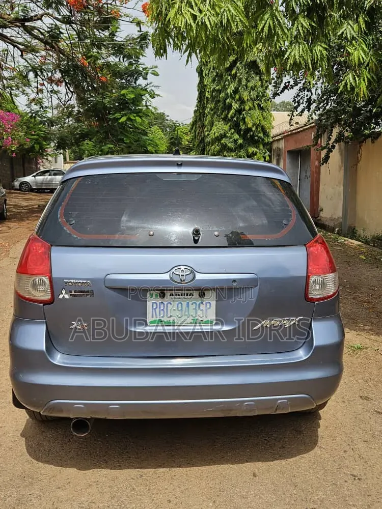 Toyota Matrix Hatchback FWD (1.8L 4cyl 5M) 2010 Blue