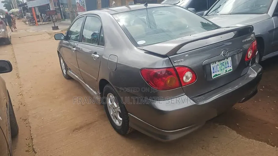 Toyota Corolla 2004 Brown