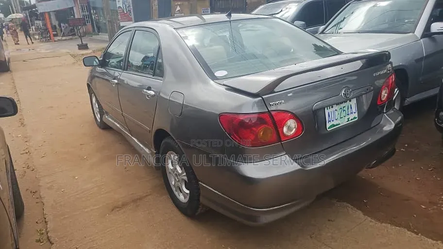 Toyota Corolla 2004 Brown