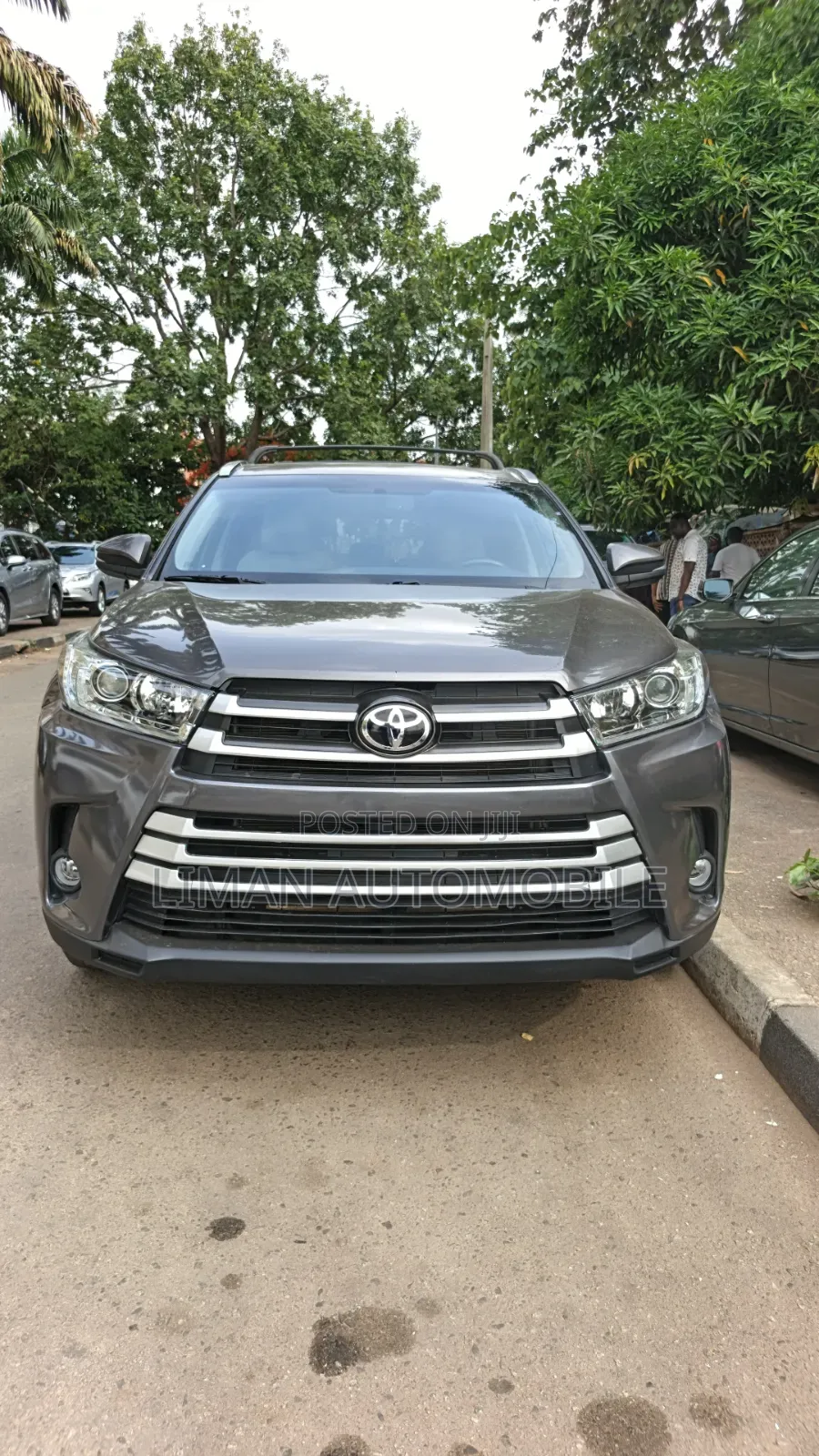 Toyota Highlander XLE 4x4 V6 (3.5L 6cyl 8A) 2018 Gray