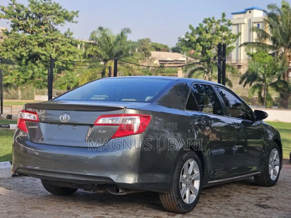 Toyota Camry LE 4dr Sedan (2.5L 4cyl 6A) 2013 Green