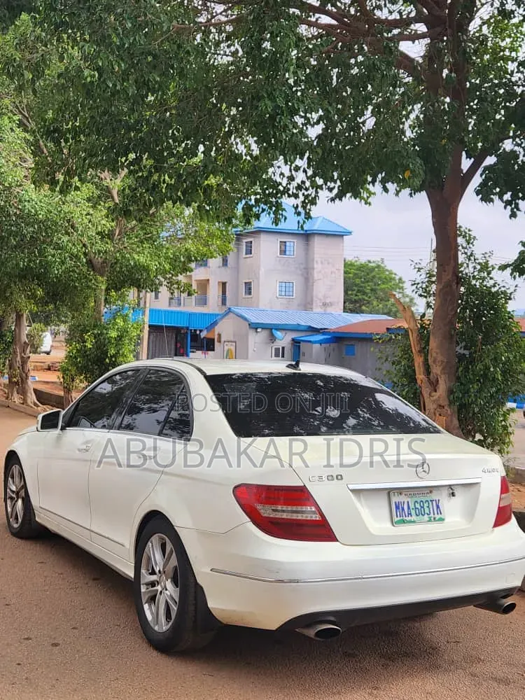 Mercedes-Benz C300 Luxury 4Matic Sedan AWD (3.0L 6cyl 7A) 2010 White