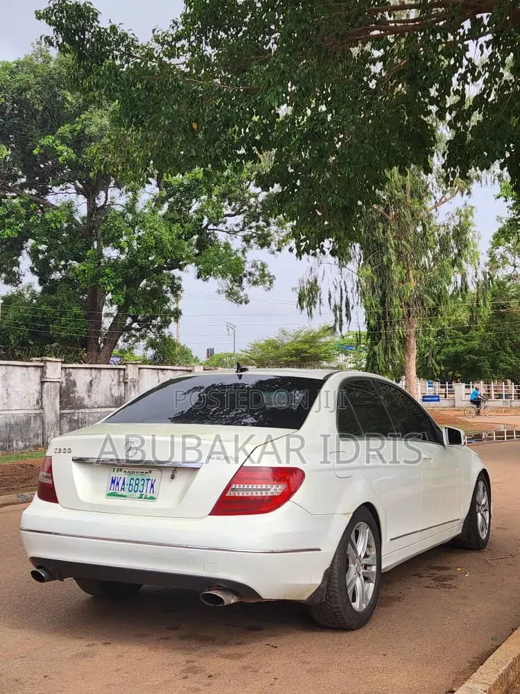 Mercedes-Benz C300 Luxury 4Matic Sedan AWD (3.0L 6cyl 7A) 2010 White