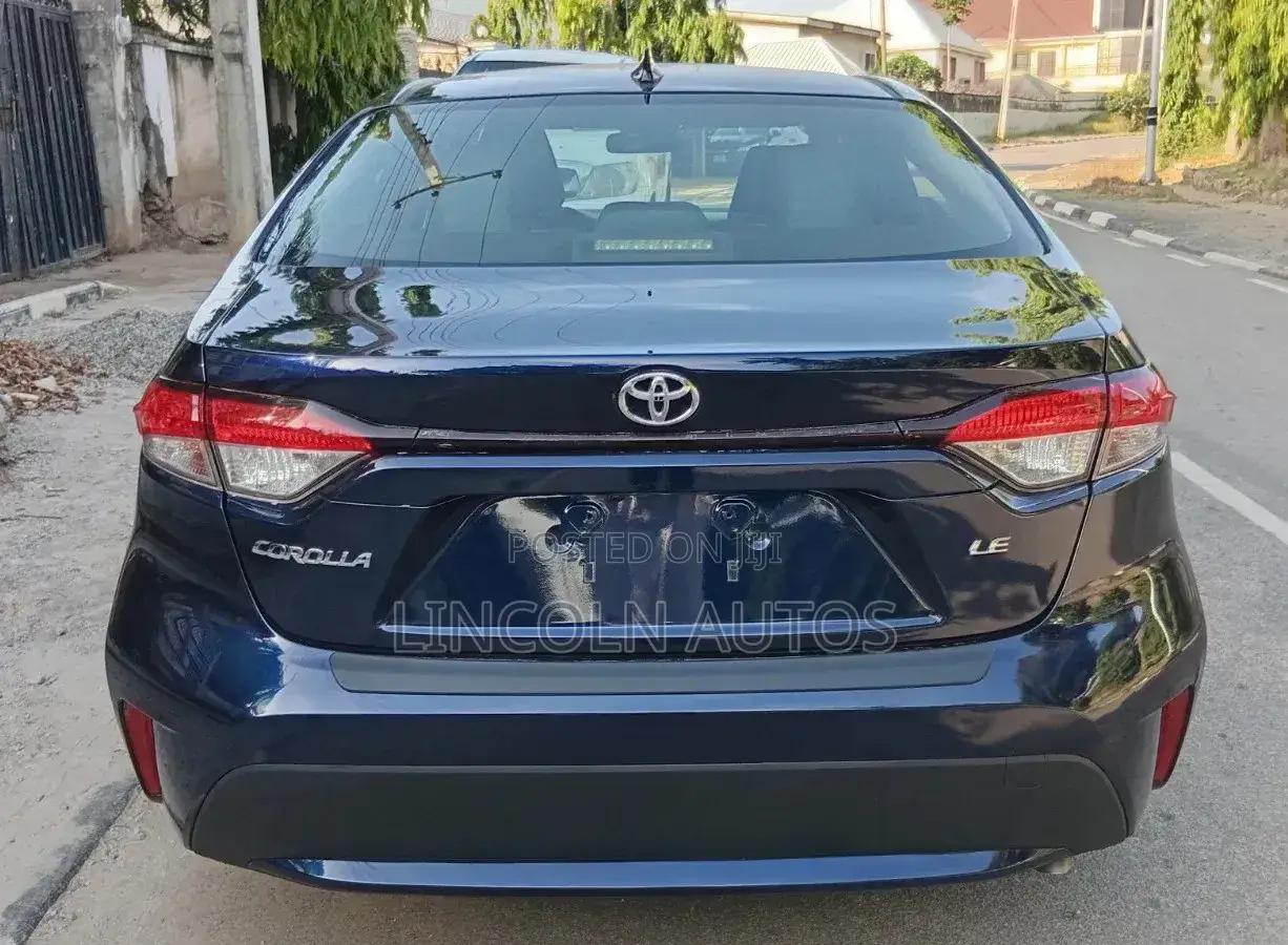 Toyota Corolla LE 2020 Blue