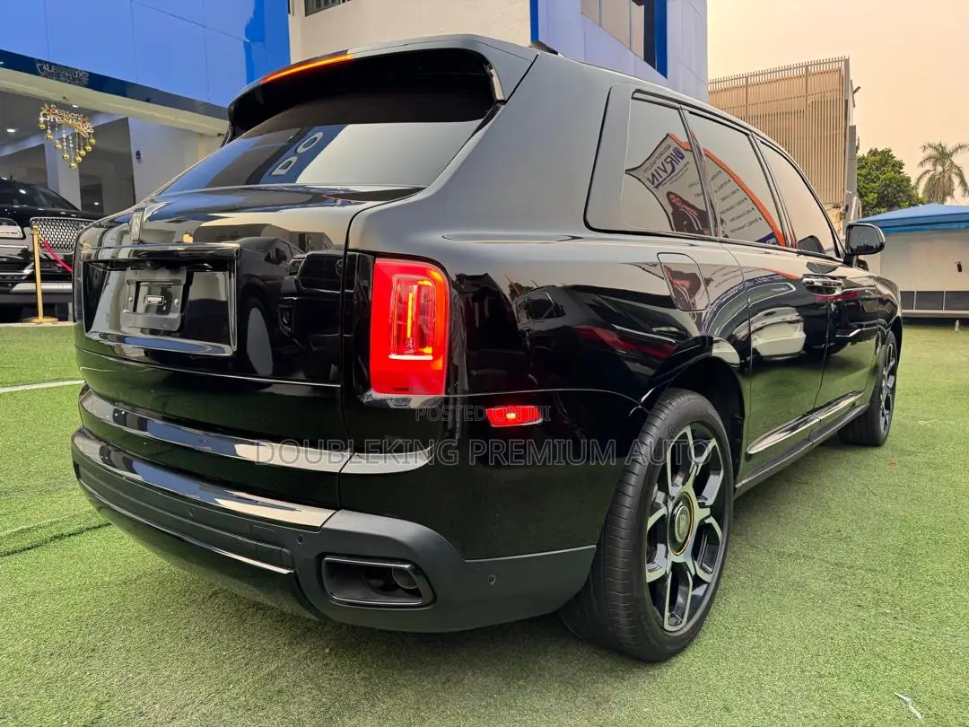 New Rolls-Royce Cullinan Black Badge Sport Utility 2023 Black