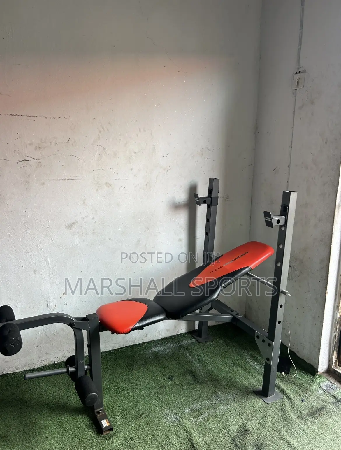 Commercial Weight Bench