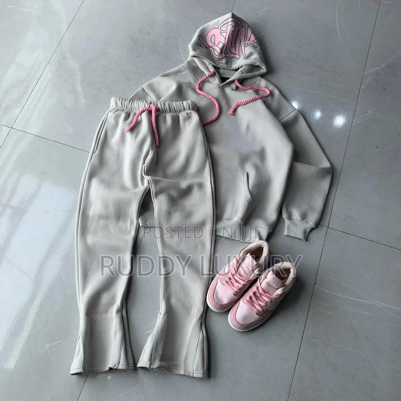 Syna World Sweat Set