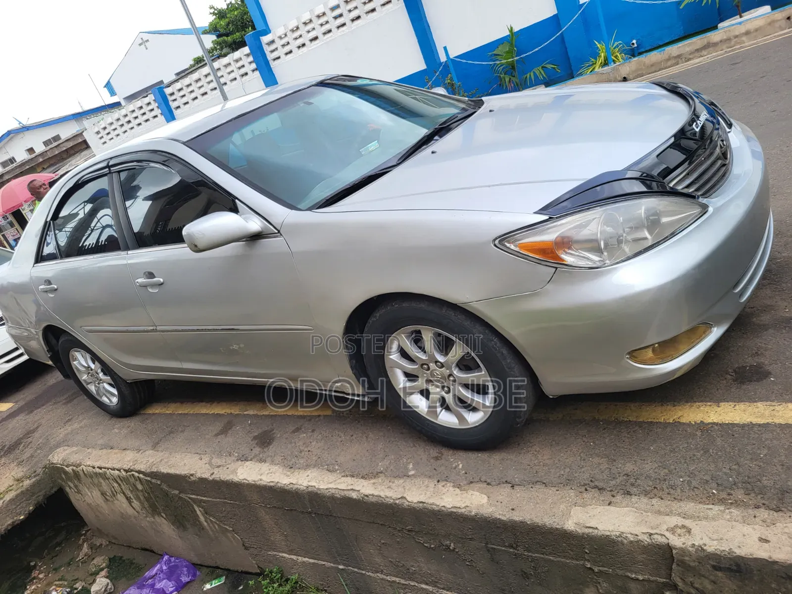Toyota Camry LE 4dr Sedan (2.4L 4cyl 5M) 2004 Silver