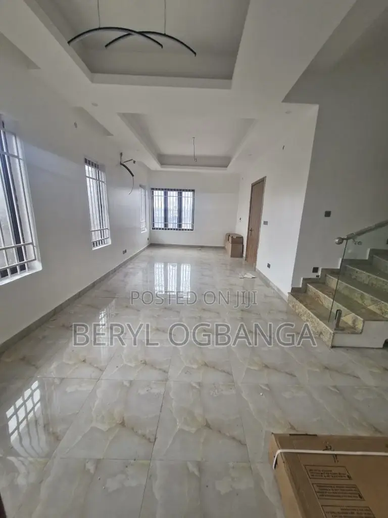 4bdrm Duplex in Lekki Phase 1 for sale