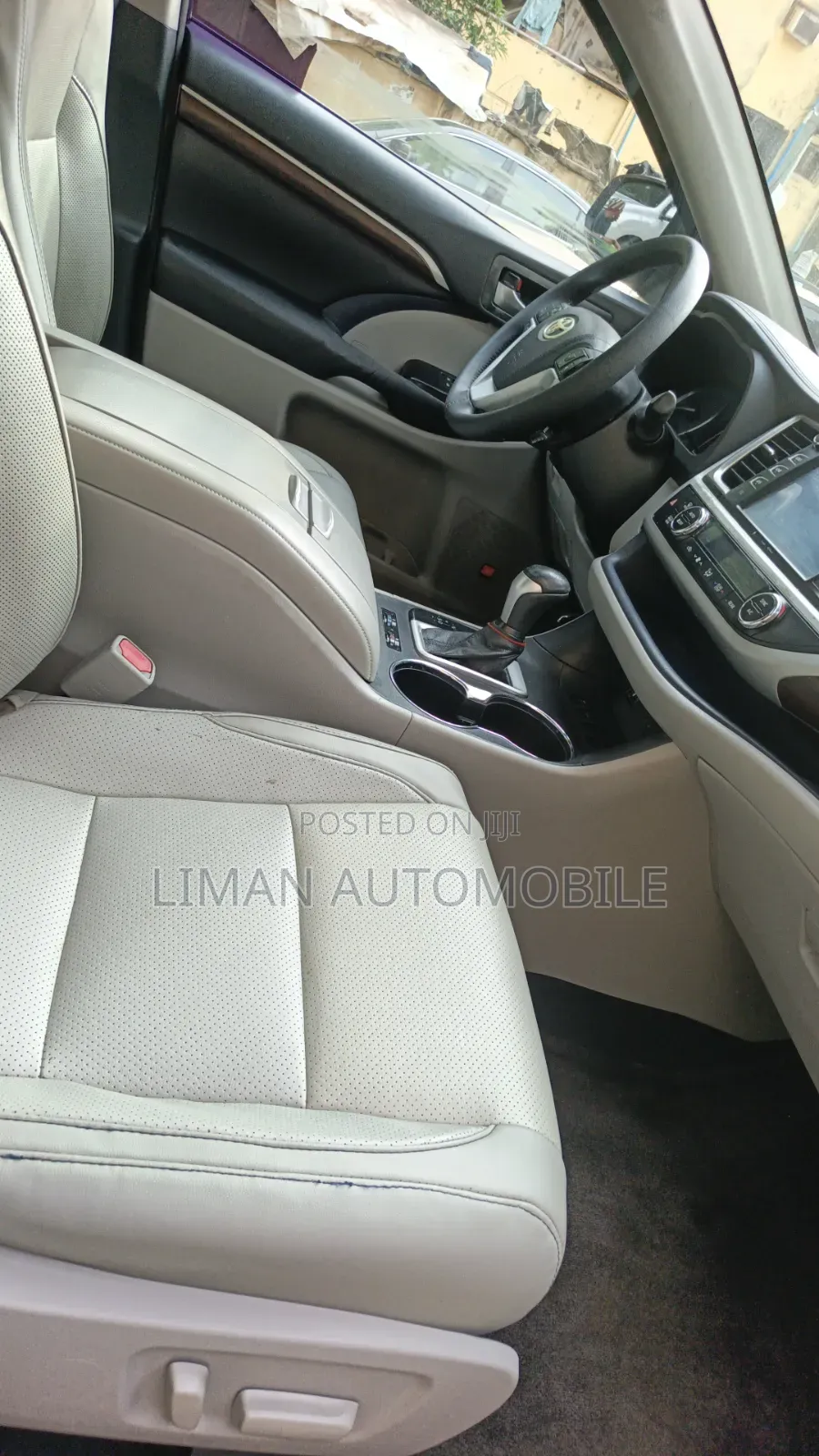 Toyota Highlander XLE 4x4 V6 (3.5L 6cyl 8A) 2017 White