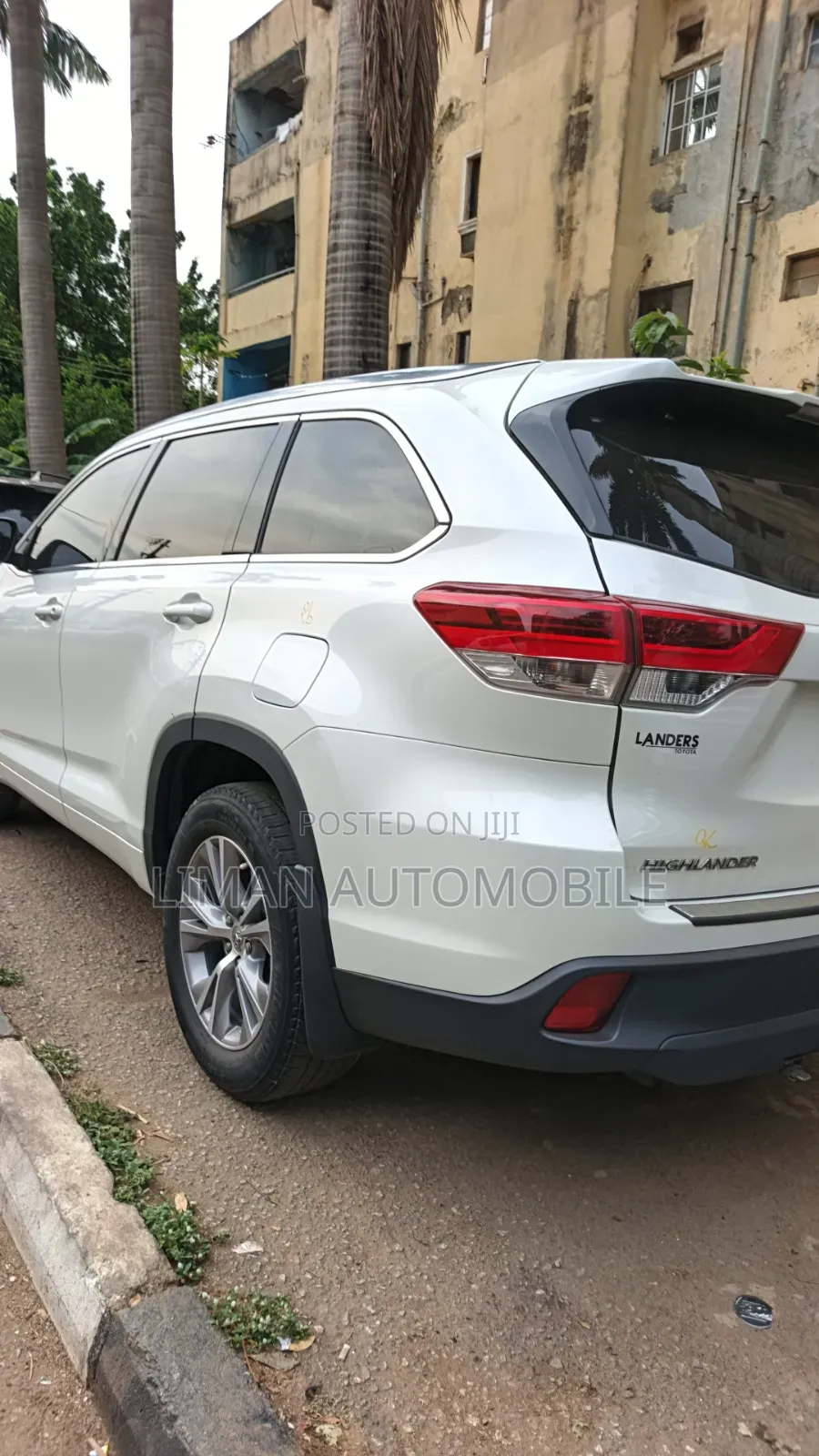Toyota Highlander XLE 4x4 V6 (3.5L 6cyl 8A) 2017 White