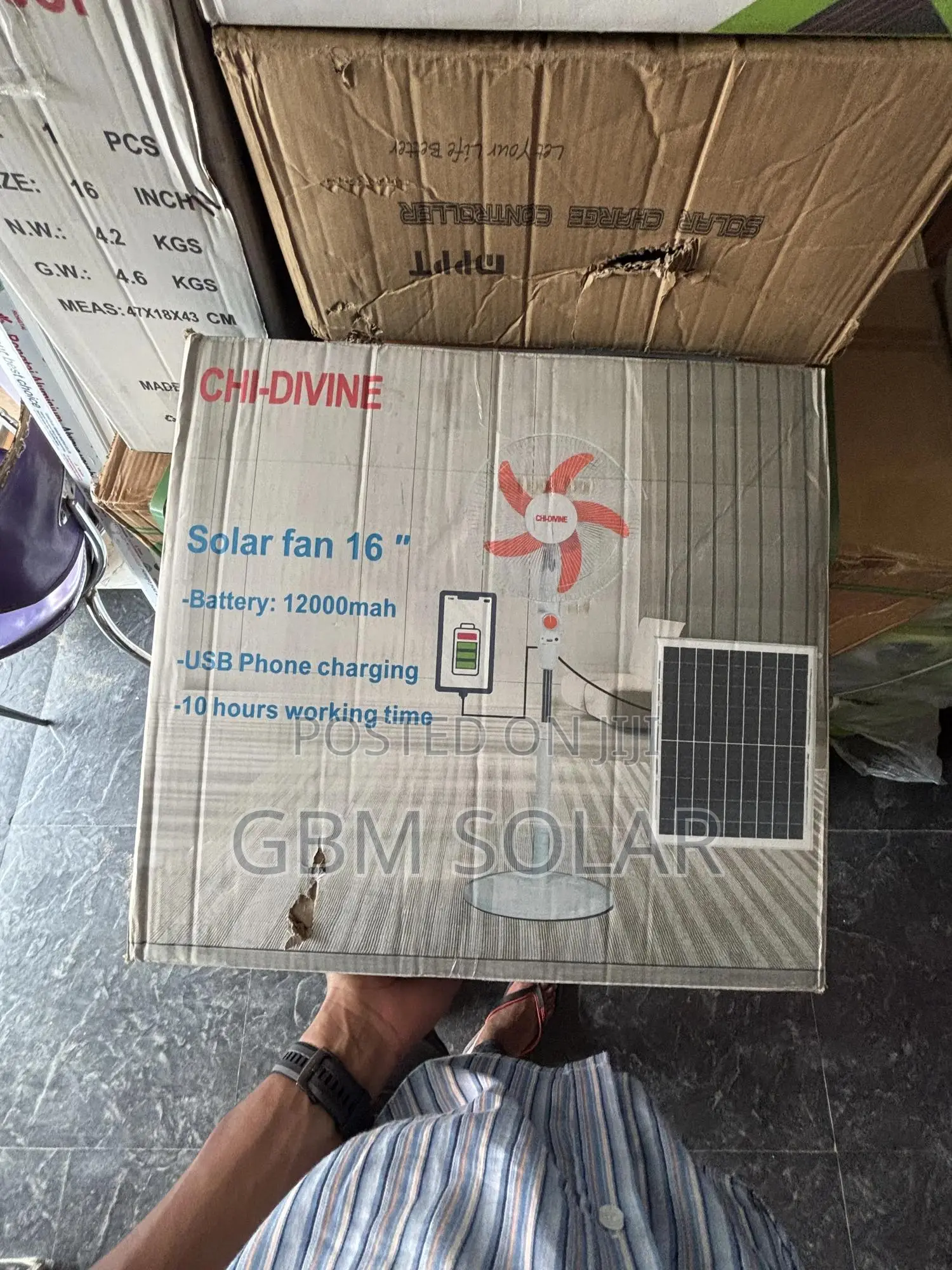 Chi Divine 16’’ 12000mah Solar Fan