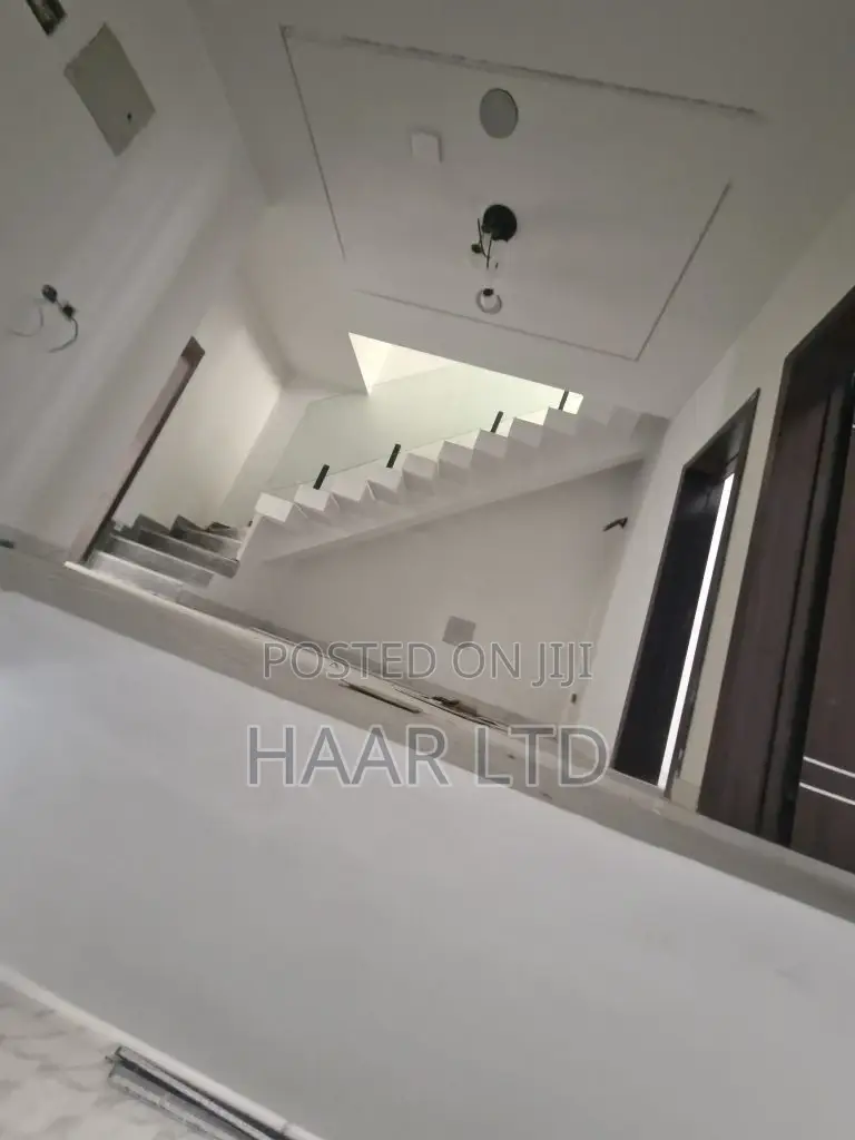 4bdrm Duplex in Osapa london for sale
