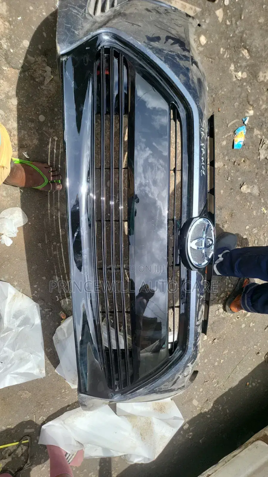 Front Bumper Corolla 2018 Le