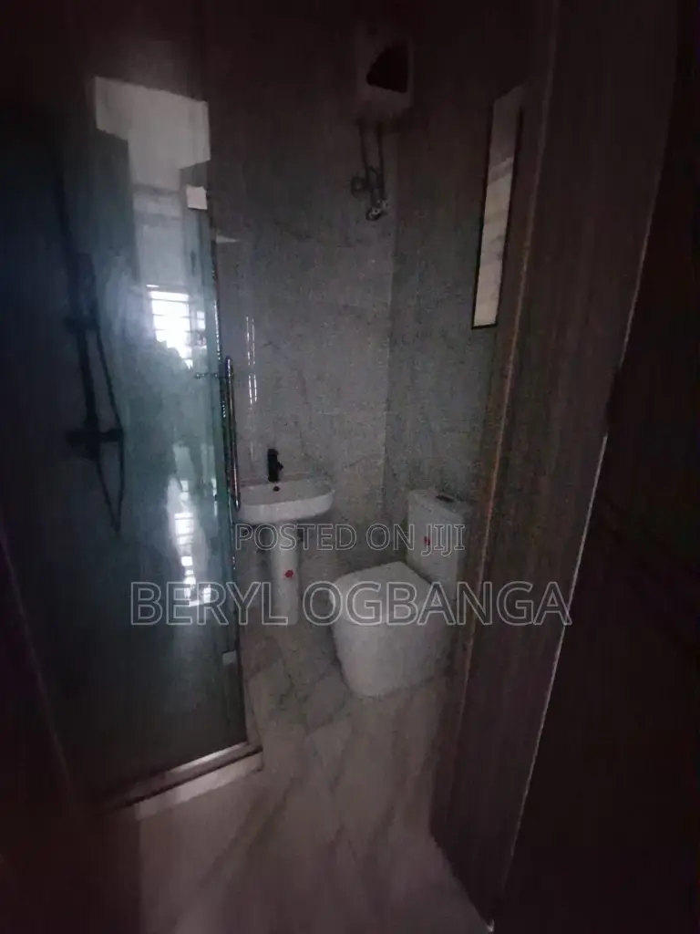 2bdrm Apartment in Lekki Phase 1 for sale