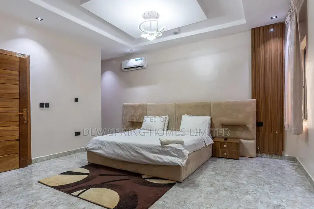 Luxury 2 Bedroom Apartment