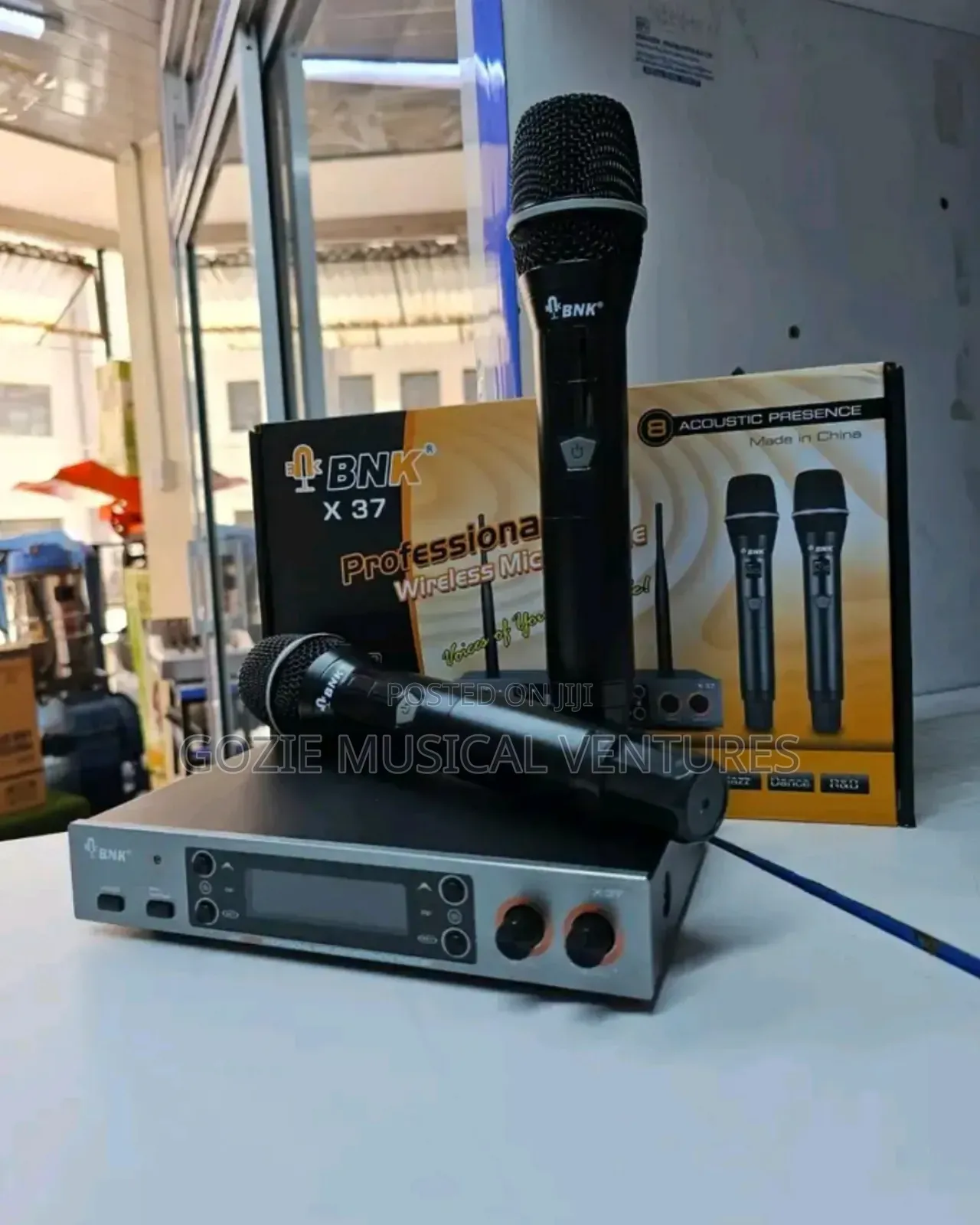 Original BNK X 37 2in1 Wireless Microphone With Frequency Changer.
