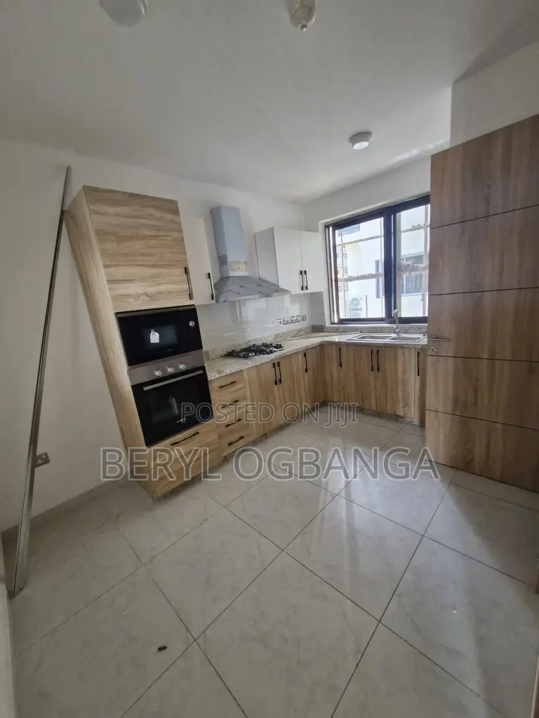 2bdrm Apartment in Ahmadu Bello Way for sale