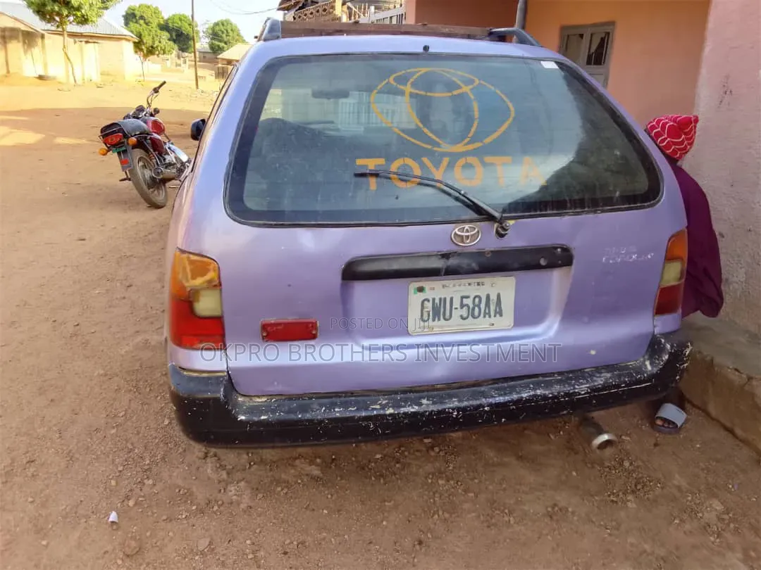 Toyota Corolla 1.6 Station Wagon 1997 Purple