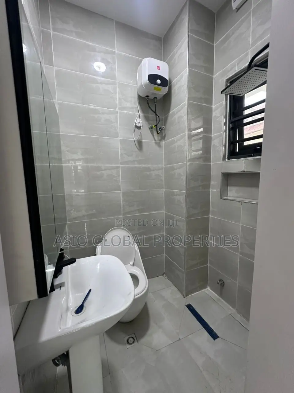 3bdrm Apartment in Lekki Phase 1 for sale