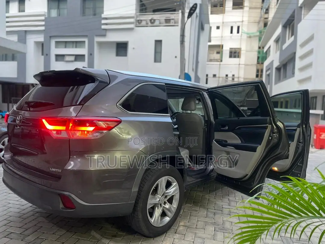Toyota Highlander Limited Platinum V6 4x4 (3.5L 6cyl 6A) 2016 Gray
